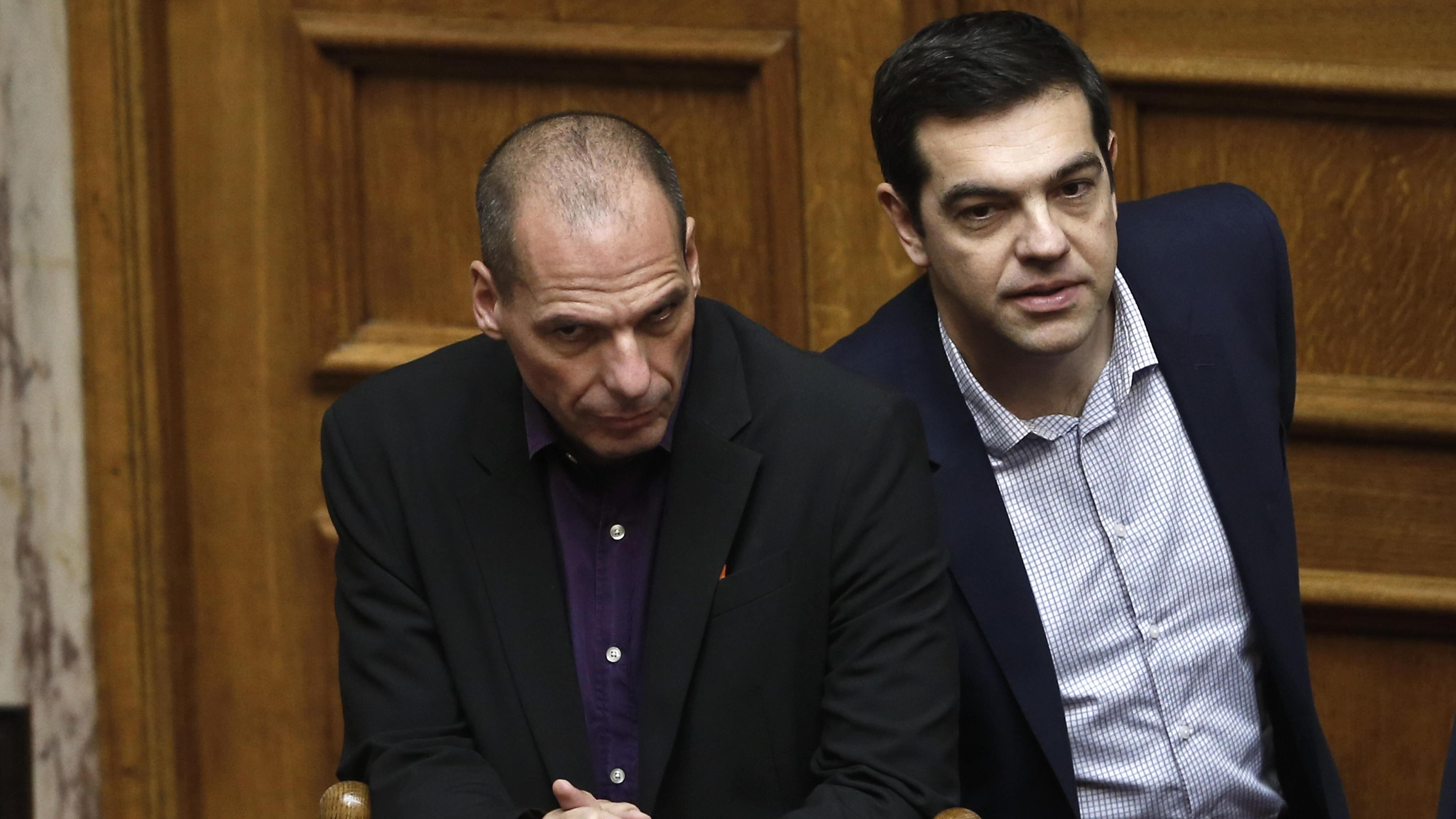 Tsipras esulta per l'accordo, ma rischia di perdere partito e governo