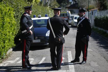 Roma, chiama il 112 e confessa l'omicidio. : "Ho ucciso mia madre" 12
