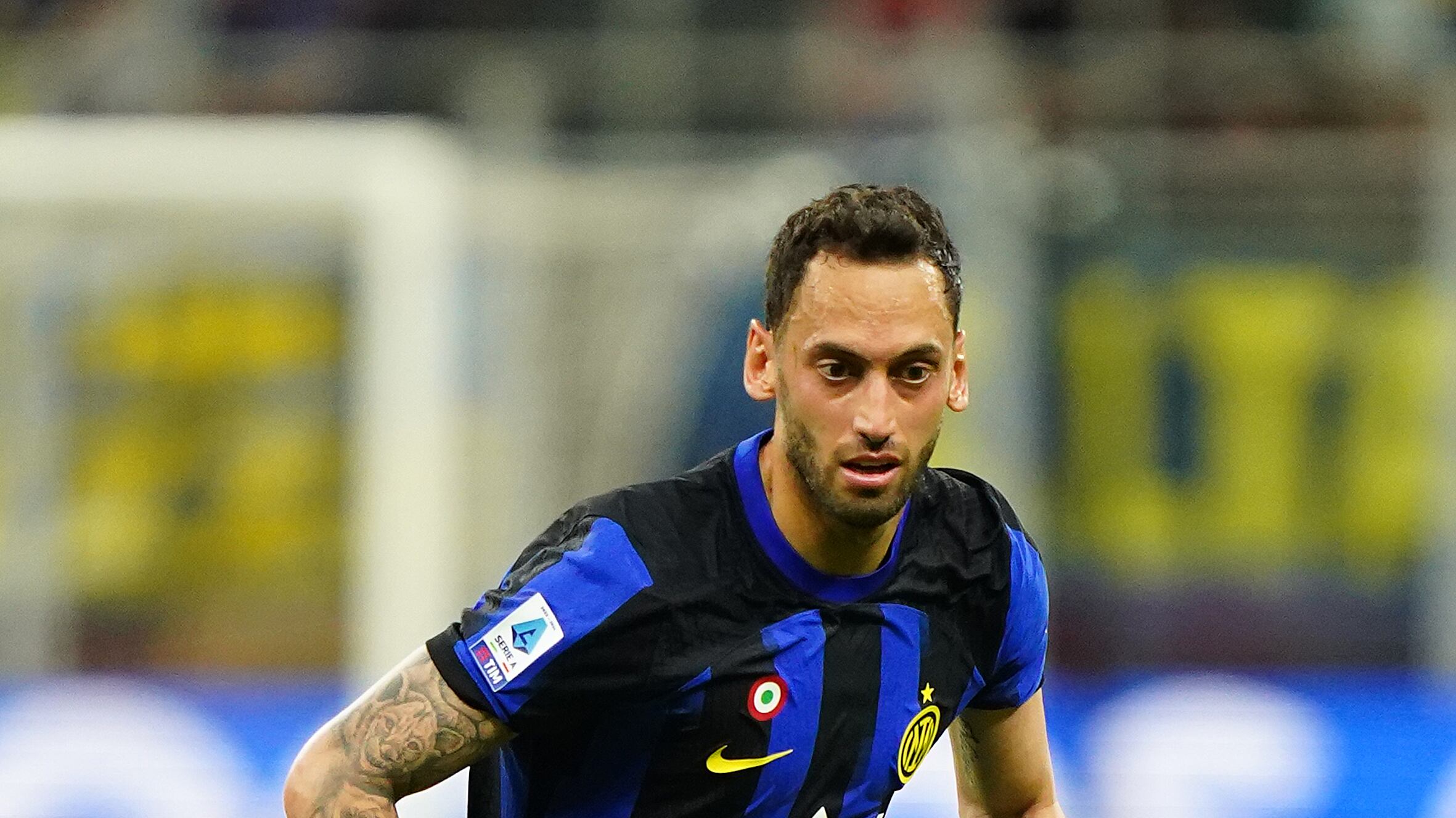 Calhanoglu in questura: "Parlavo con gli ultrà anche se la società mi aveva sconsigliato"