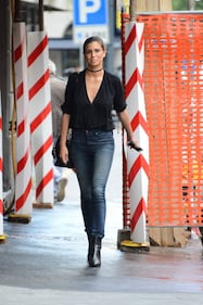 Claudia Galanti sexy per le vie di Milano 7