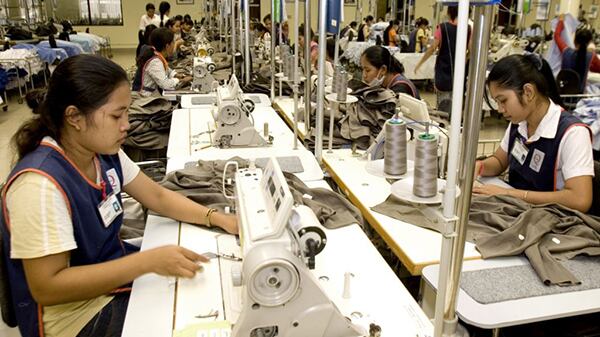 Lavoro, Onu: "Le donne guadagnano il 23% meno degli uomini"