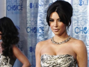 Kim Kardashian svela su Instagram il sesso del futuro nascituro 23