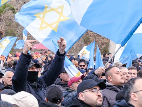 Tensioni in piazza tra Brigata ebraica e manifestanti pro-Palestina