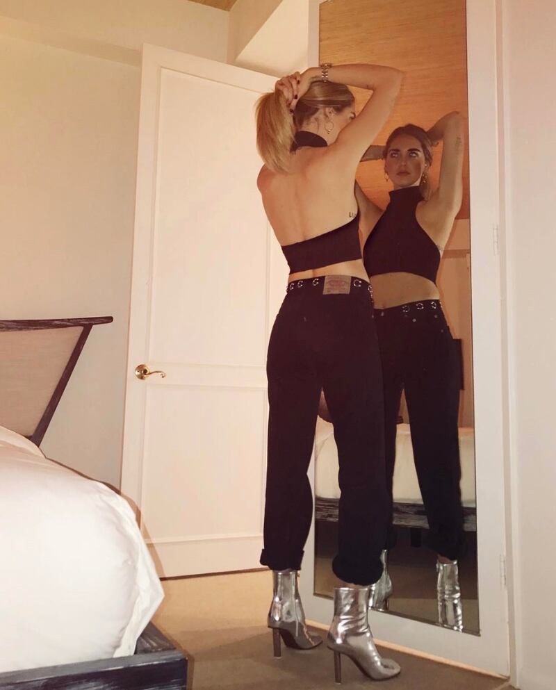 Chiara Ferragni hot, la gonna è inguinale 21