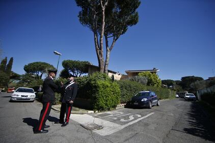 Roma, chiama il 112 e confessa l'omicidio. : "Ho ucciso mia madre" 4