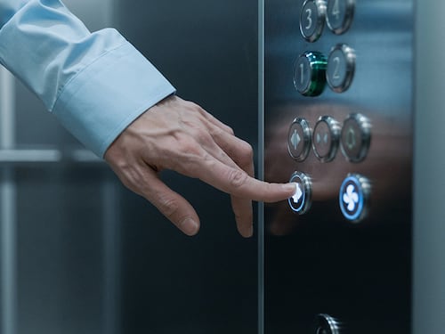 Quanto consuma un ascensore condominiale: come risparmiare