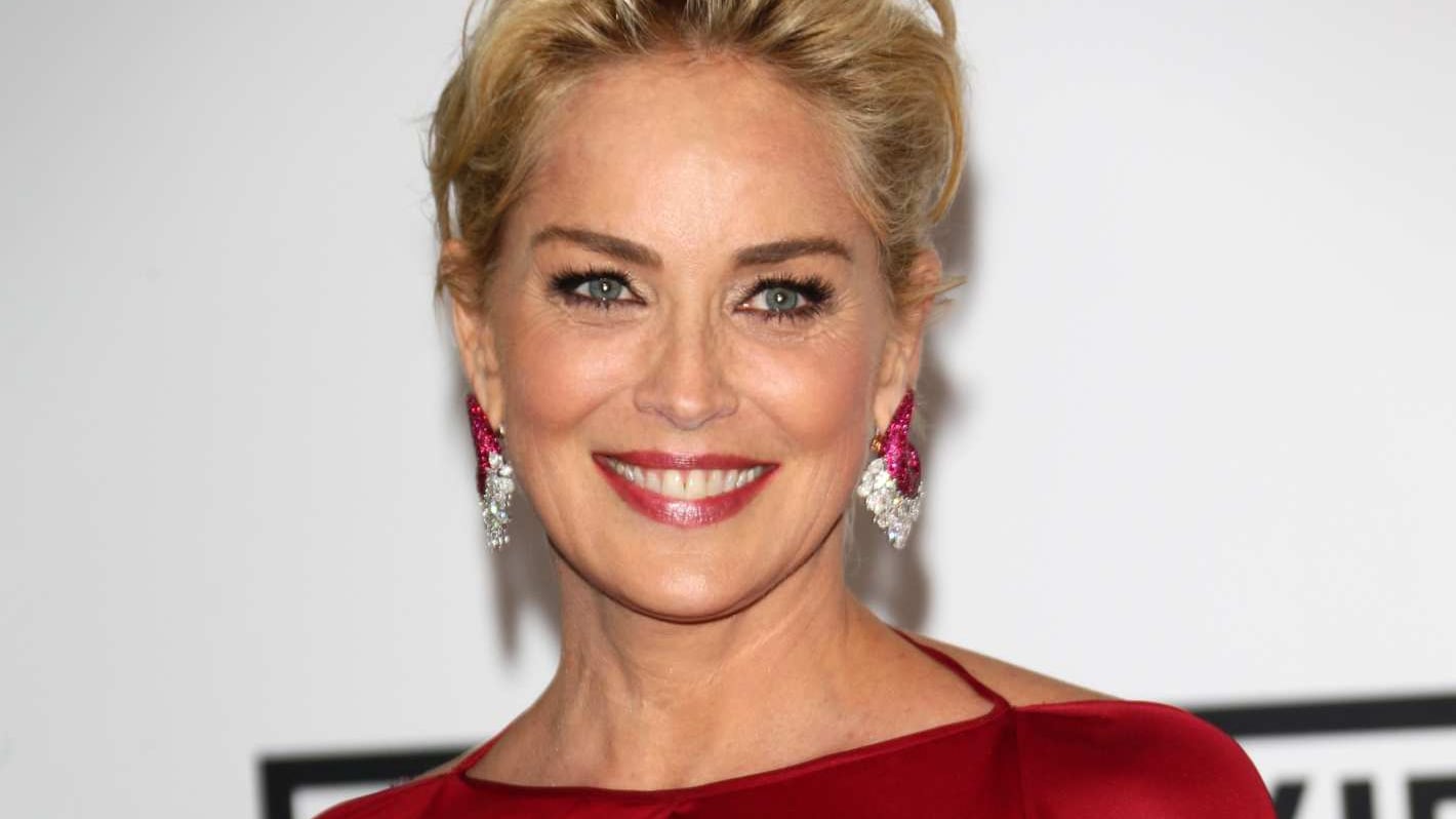 Sharon Stone bloccata su un'app per single: pensavano fosse fake
