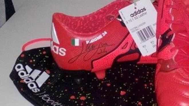 All'asta le scarpe di Insigne: "Con il ricavato aiuteremo gli alluvionati"