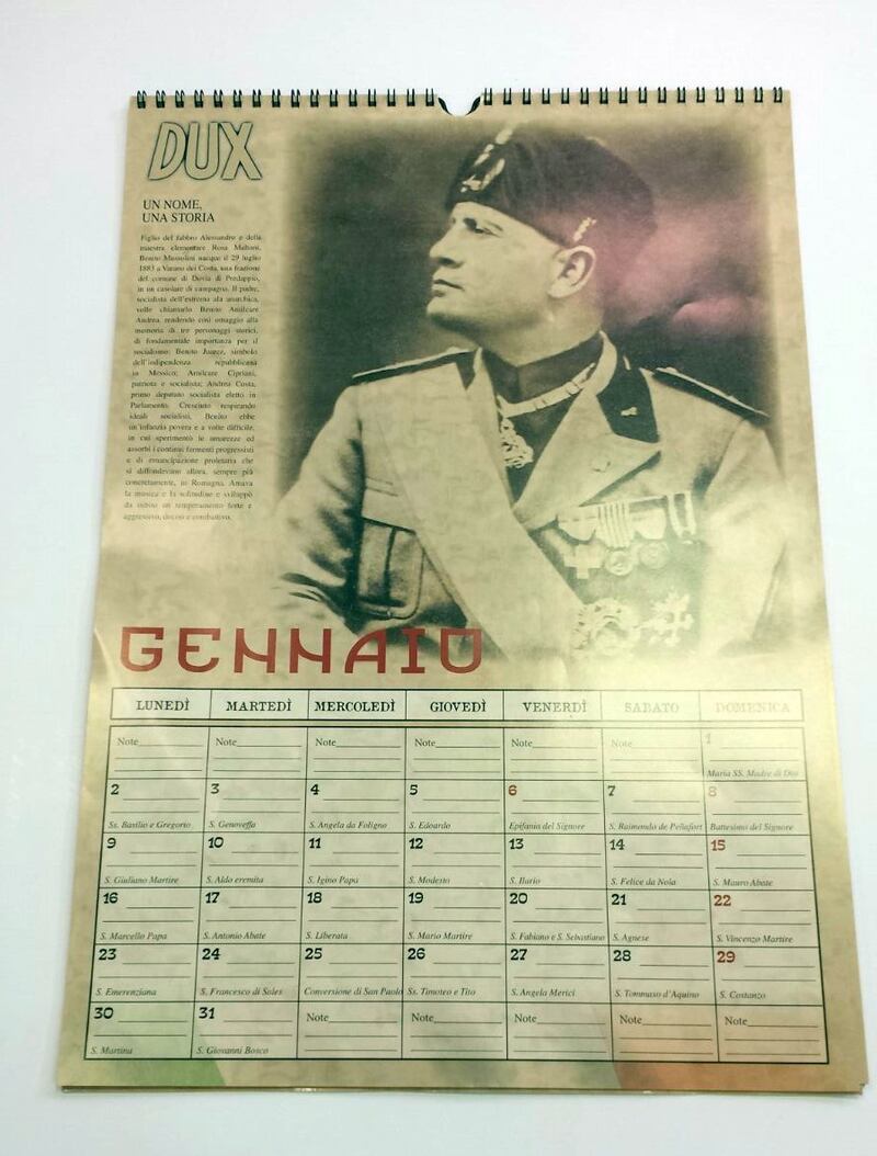 Il calendario di Mussolini esposto in un supermarket dell'imperiese 4