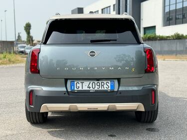 MINI Countryman SE ALL4: guarda la gallery del crossover elettrico da 313 CV 10