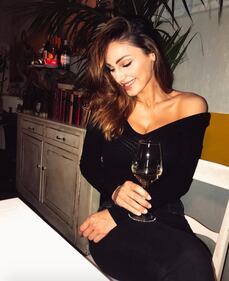 Anna Tatangelo bollente in costume 7