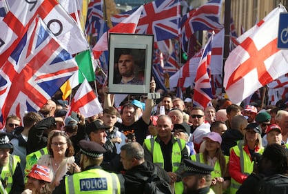 Londra, migliaia di partecipanti in memoria di Charlie Kirk 9