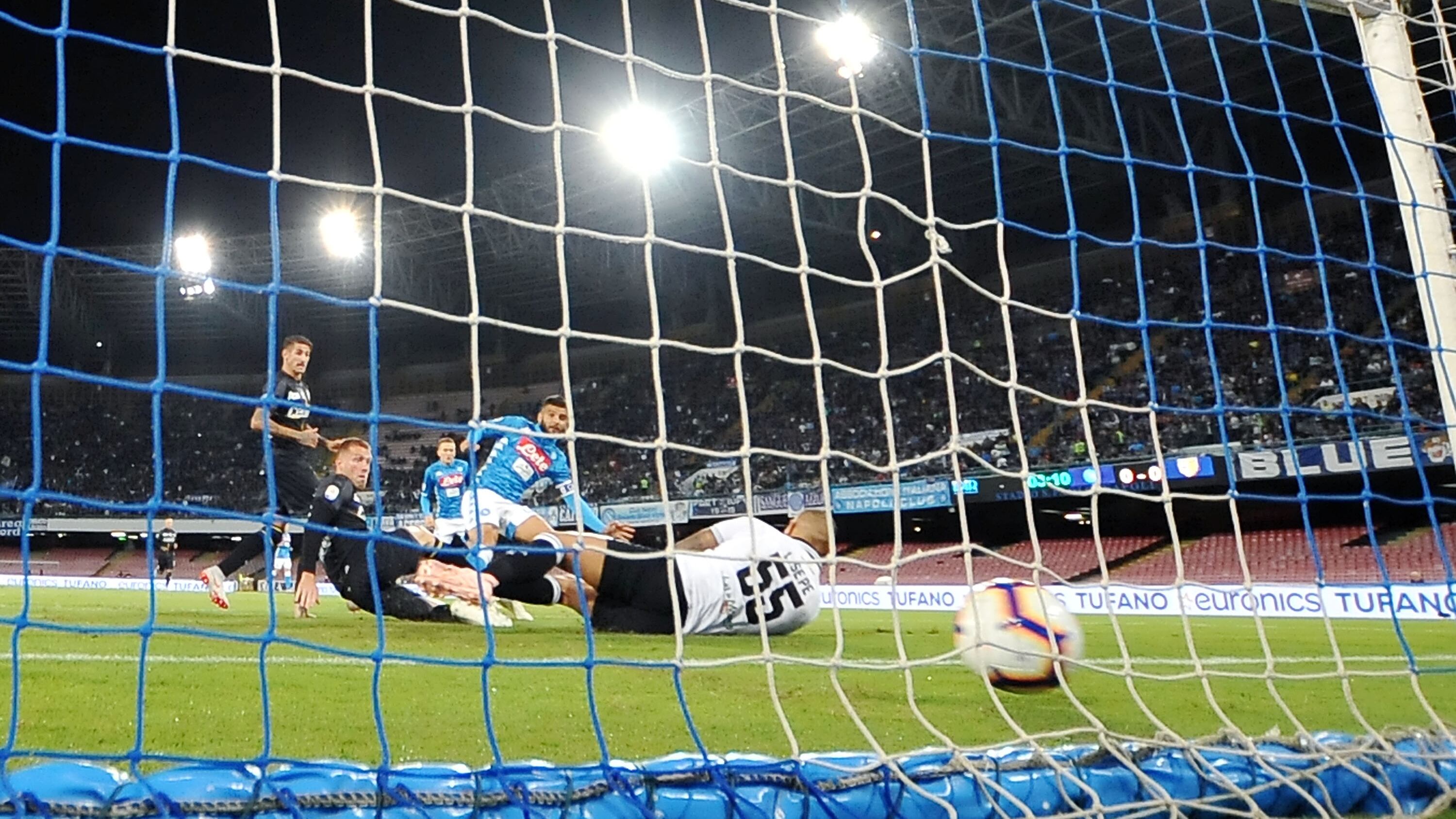 Questo Insigne non si ferma più. Milik lo imita ed è Napoli show