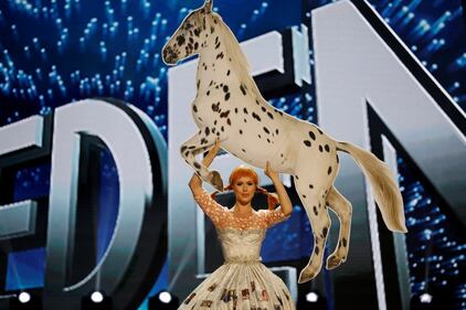 Miss Universo, lo spettacolo dei costumi più belli 13