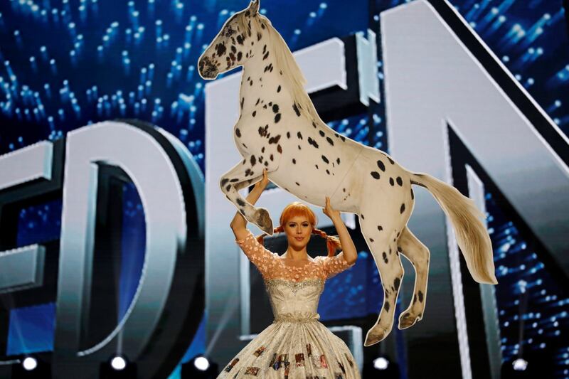 Miss Universo, lo spettacolo dei costumi più belli 13