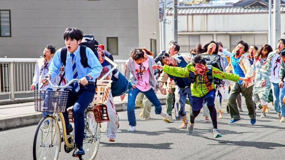 “Zombie 100”, su Netflix il potere taumaturgico del memento mori