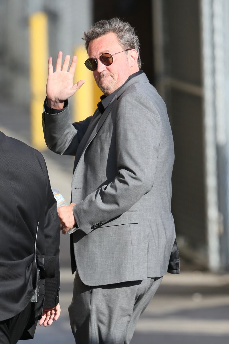 Dal successo di Friends al tunnel delle dipendenze: la carriera di Matthew Perry 4