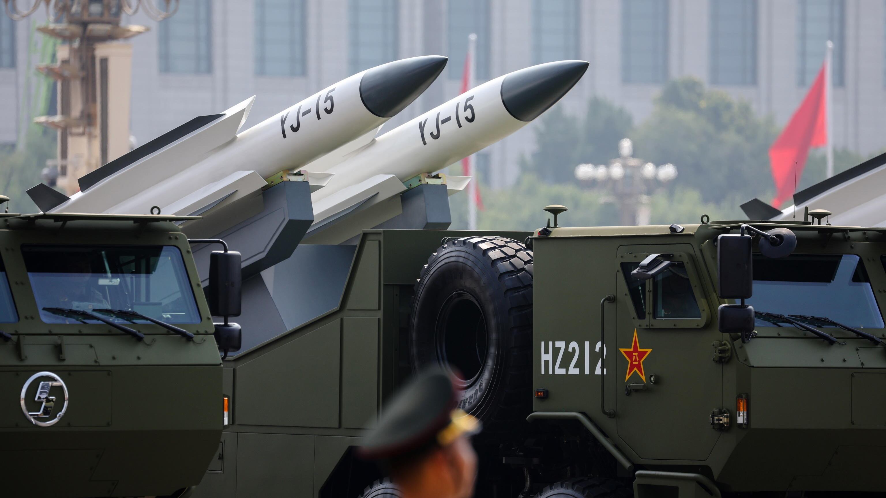 L’aereo nero AJX002 e il super missile atomico DF-61: tutte le armi di Xi mostrate nella parata