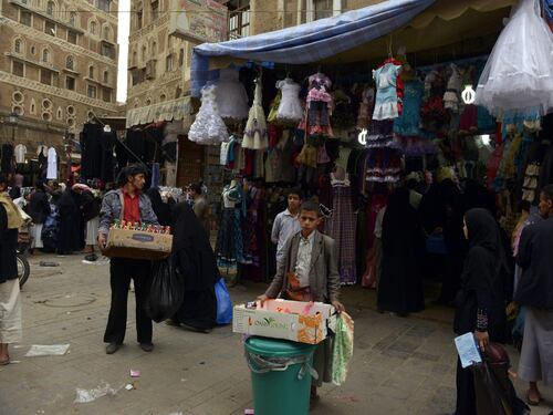 Yemen, preparativi per la fine del Ramadan