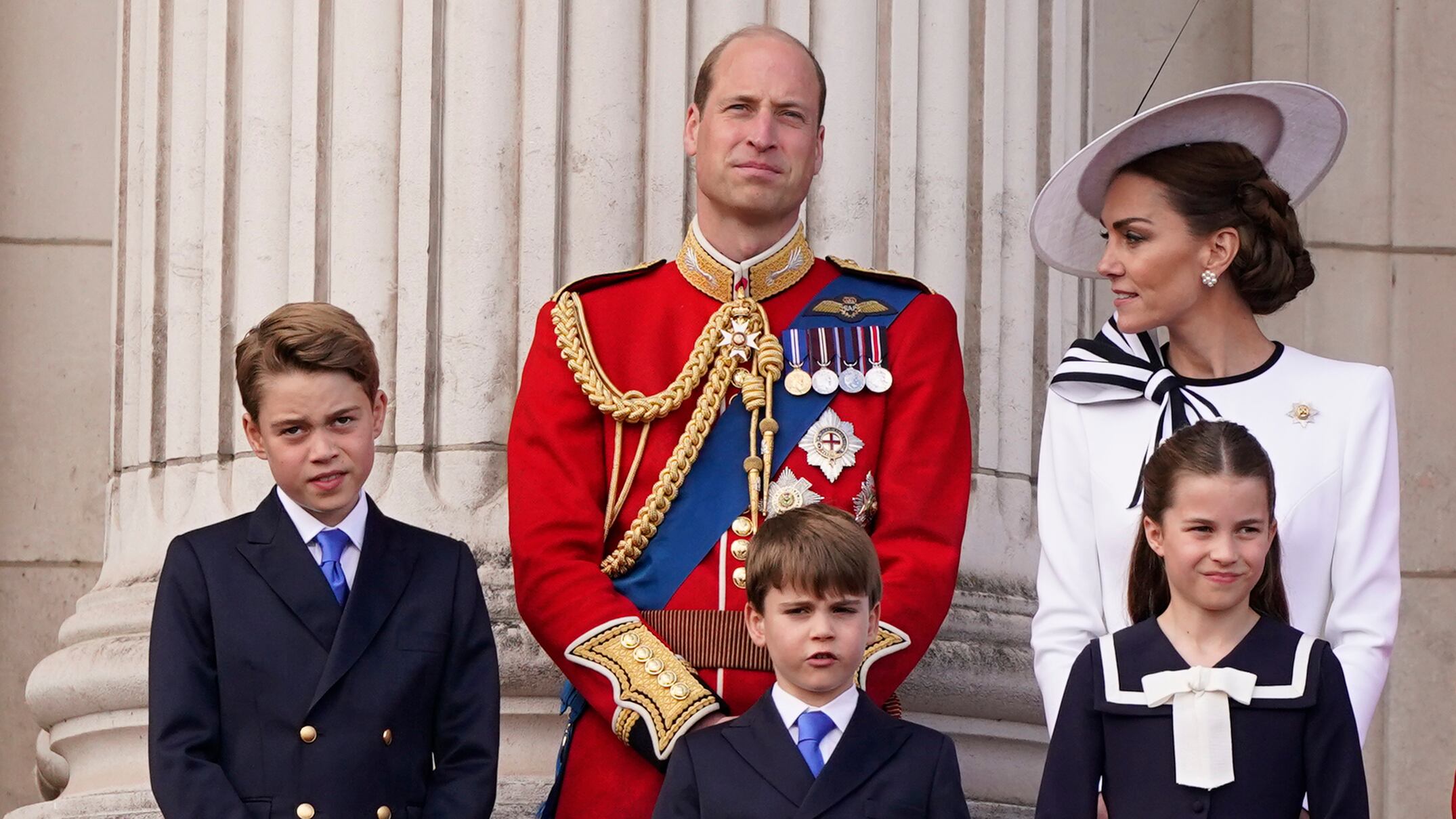 Gli sguardi, i sorrisi e le mani: cosa dice il linguaggio del corpo di William e Kate al ritorno in pubblico