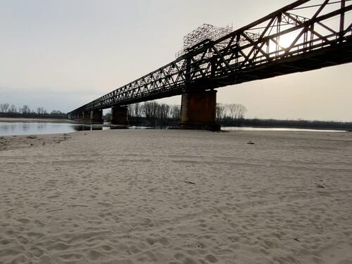Ora Milano chiude anche le fontane. Verso la zona rossa in tutto il Paese