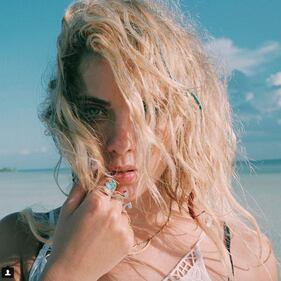 Ashley Benson sexy al mare 11