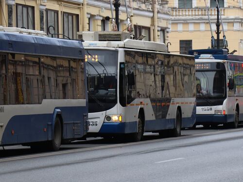 I Nas: "Tracce di virus su bus e metro". Viminale ai prefetti: vigilare sui viaggi