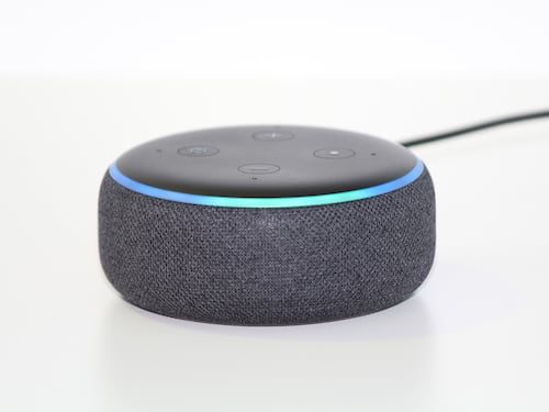 Dramma solitudine. "Alexa, mi aiuti?", e muore di coronavirus