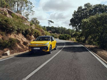 Nuova Volkswagen T-Roc, primo contatto: guarda la gallery 2