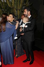 Eva Longoria sul red carpet con il figlioletto 4
