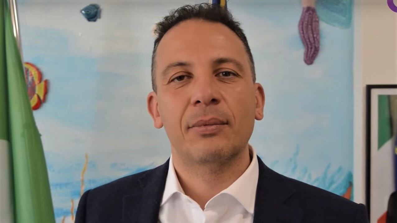 "Si mercificano i corpi". Il preside del Mozart di Roma contro l'abbigliamento inopportuno