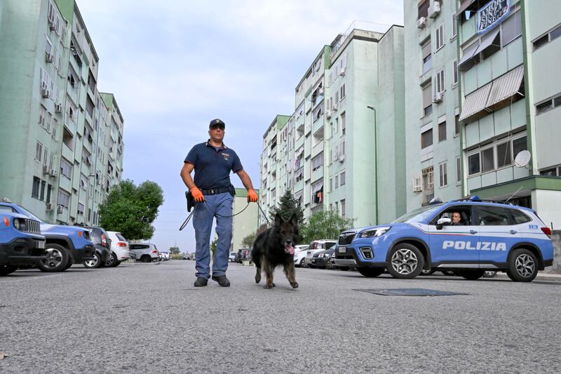 Operazione "Alto impatto": 400 agenti dispiegati in un blitz a Caivano 1
