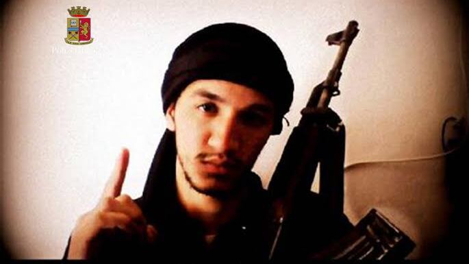 Le mani dell'Isis sull'Italia, ecco le chat dei reclutatori: "Il Califfato è gratificante"