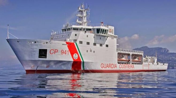 Diciotti, Fico a gamba tesa: "I migranti devono sbarcare"