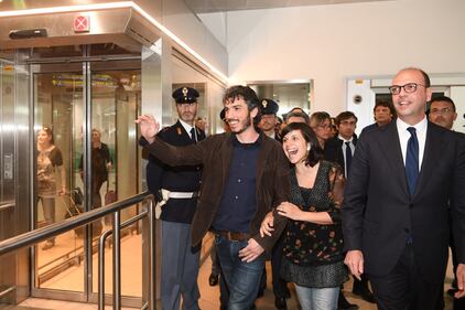 Gabriele Del Grande, l'arrivo all'aeroporto di Bologna 1