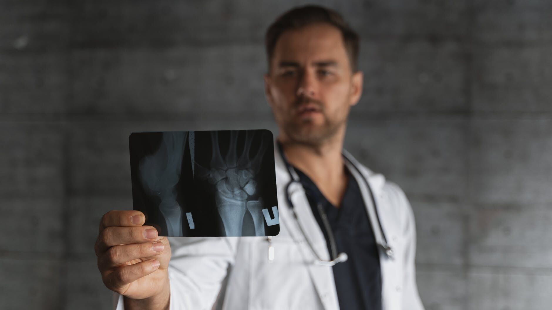 Osteoporosi, cure inadeguate nell'80% dei casi