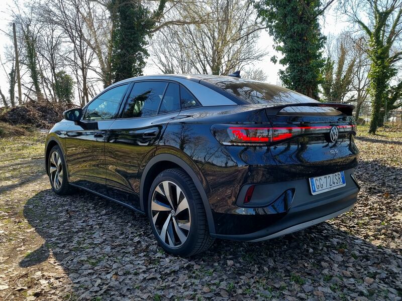Volkswagen ID.5, guarda le foto del crossover coupè elettrico 6