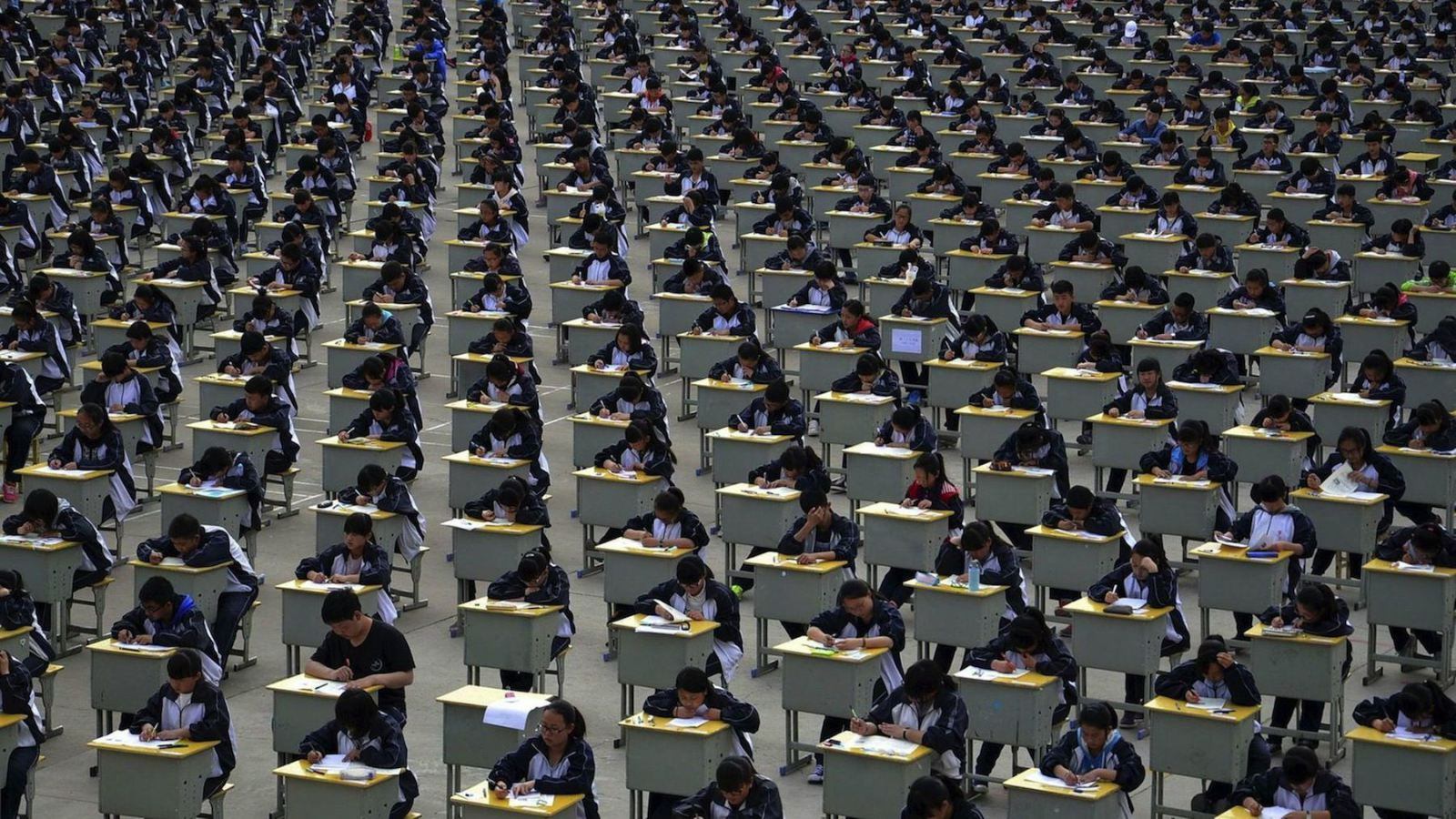 E ora i secchioni asiatici asfaltano i nostri studenti