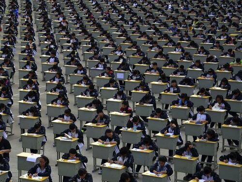 E ora i secchioni asiatici asfaltano i nostri studenti