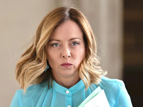 Meloni condanna i raid. Schlein: "Collaboriamo"