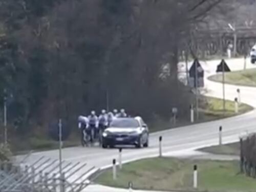 Spari da un’auto contro la squadra di Petacchi: ecco cosa è successo