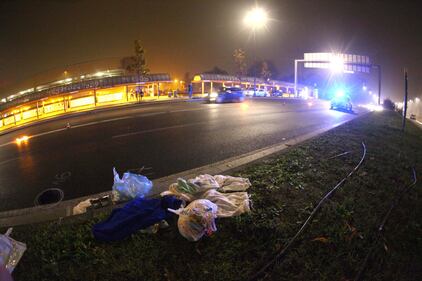 Incidente in via Famagosta, morta donna incinta e un bimbo 11