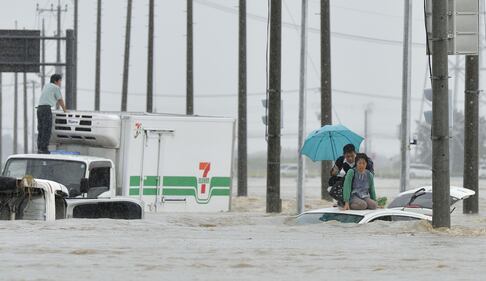 Giappone, piogge torrenziali. Migliaia di evacuati 12