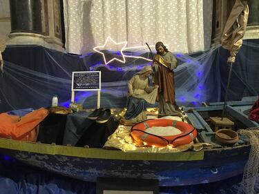 Palermo, il presepe sul barcone 2