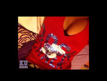 Kuboobs: tifo a colpi di scollature osè 11