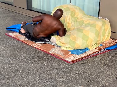 Degrado in stazione, Milano Centrale dormitorio a cielo aperto 7