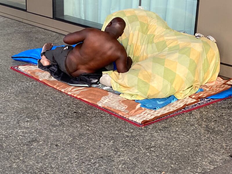 Degrado in stazione, Milano Centrale dormitorio a cielo aperto 7
