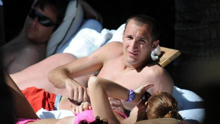 Mondiale nel vivo e gli Juventini lo seguono dalla spiaggia
