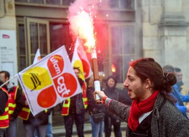 Francia, cortei a Parigi contro riforma trasporti 15