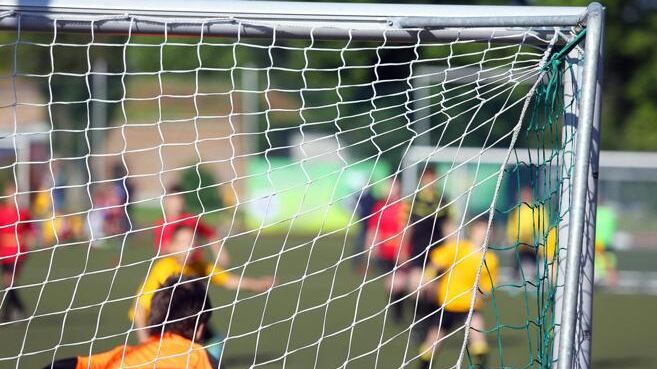 "Speriamo ti venga il virus", ragazzino cinese insultato su campo di calcio